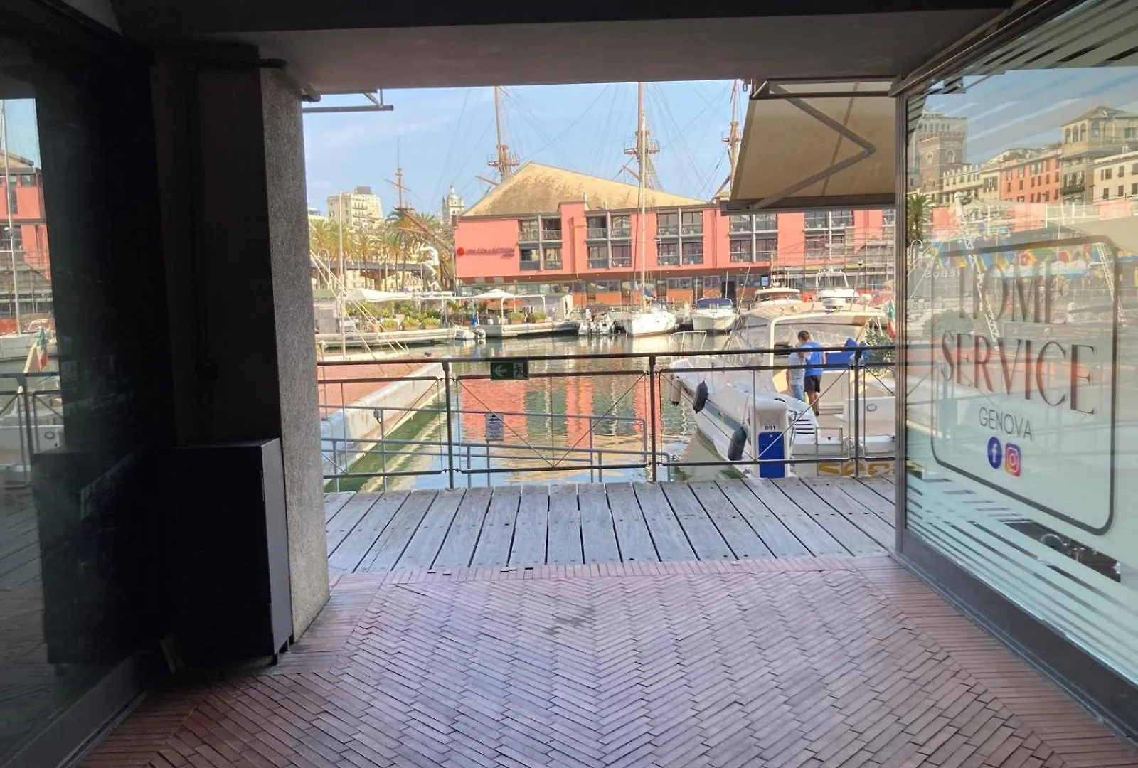 Bilocale Sull\'Acqua Al Porto Antico contacts